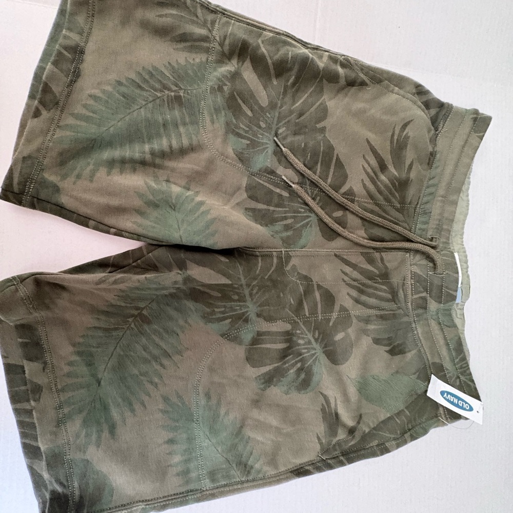 Mens Old Navy Small Camo Palm Soft Shorts New with Tags